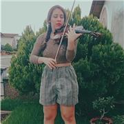 Tengo 15 años de experiencia como violinista. Ofrezco clases de violín para niños desde 3 años, jóvenes y adultos. No necesitas experiencia previa, solo ganas de aprender